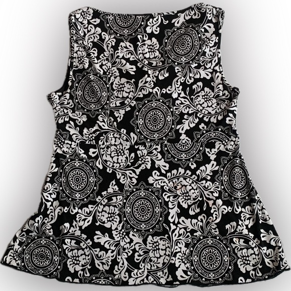 SUZIE COUTURE black & white sleeveless surplice top, large - Picture 2 of 7